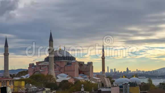 伊斯坦布尔Hagia索非亚伊斯坦布尔城市天际线时间流逝时间流逝4K视频的预览图