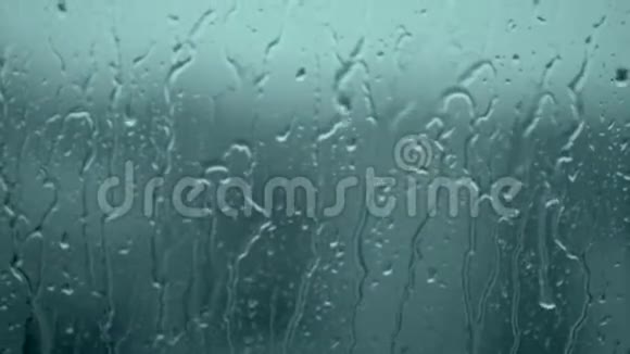 秋季天气风暴覆盖水滴凝结气泡洗涤清洁云和雨预测图像防水视频的预览图