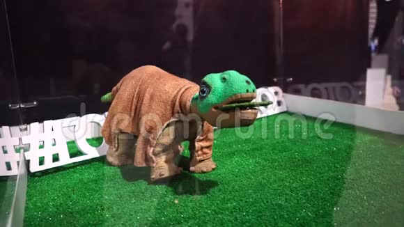 机器人恐龙是塑料片视频的预览图