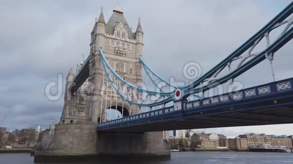 伦敦塔桥的精彩景色视频的预览图
