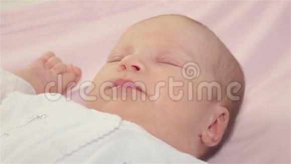 一个月宝宝睡觉视频的预览图