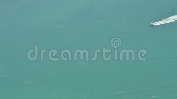 水吸引在迪拜划船从高处看视频的预览图