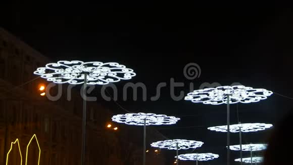 圣诞节照明街道装饰视频的预览图