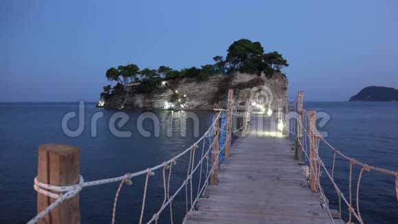 晚上在Zakynthos的AgiosSostis绳桥到Cameo岛视频的预览图