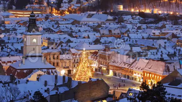 白雪公主市中心圣诞树装饰视频的预览图