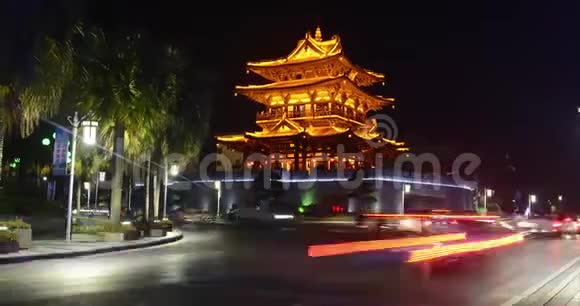 中国桂林市区繁忙夜间延时录像视频的预览图