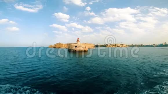 从海湾可以看到里卡索里灯塔视频的预览图