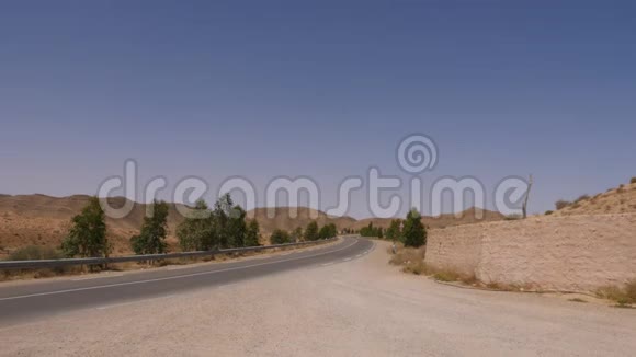 突尼斯和北非的岩石山空交叉道视频的预览图