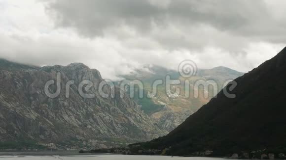 戈尔湾在黑山的海上视频的预览图