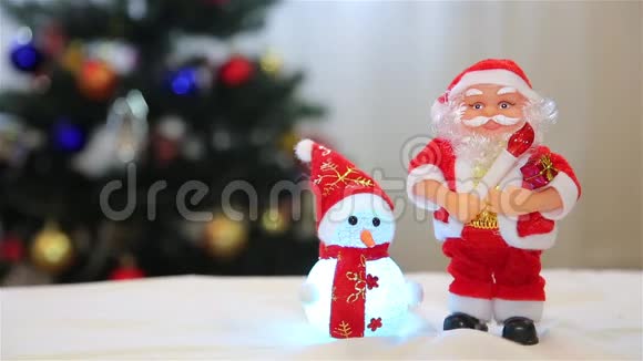 组合玩具圣诞老人和雪人视频的预览图