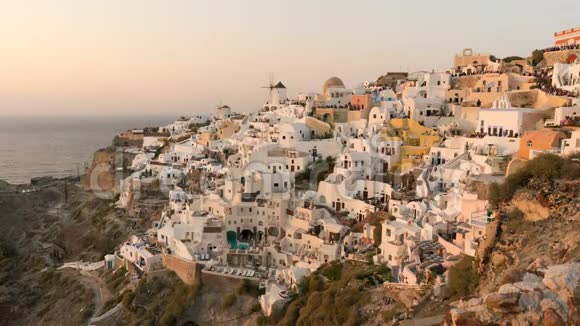 希腊圣托里尼岛的神奇日落视频的预览图
