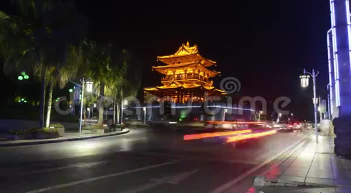桂林晚上市区繁忙视频的预览图