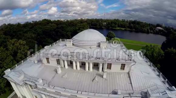 俄罗斯圣彼得堡埃拉金岛上的埃拉金宫视频的预览图