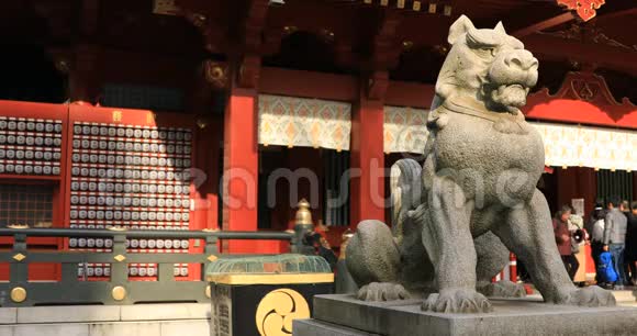 东京共同空间Kanda神殿的雕像守护犬视频的预览图