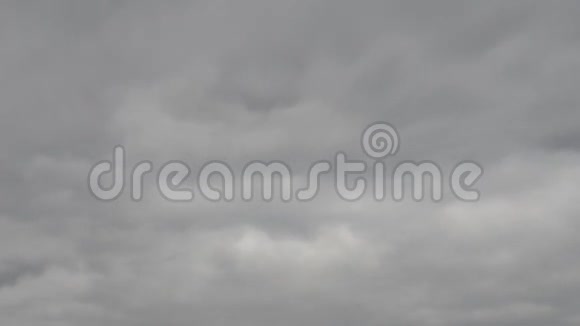 灰色的云在飞翔视频的预览图