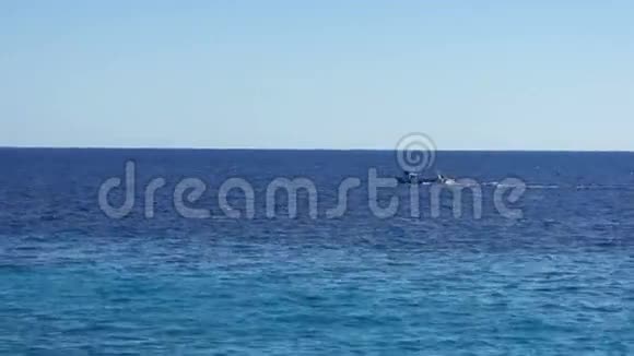 红海和船的景色视频的预览图
