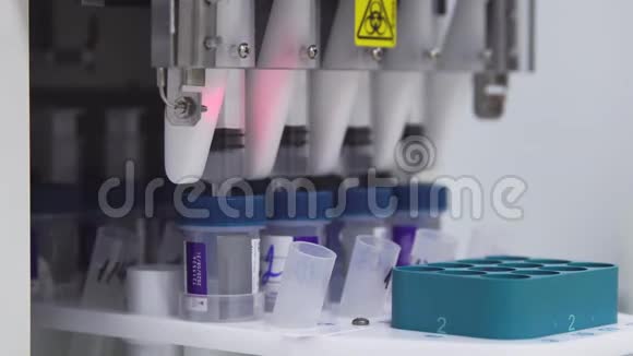 自动过程测试注射器和抽水样本人类试验分离多余细胞视频的预览图