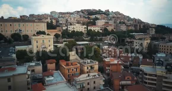 空中无人机镜头视频意大利蒂沃利全景关于空中无人机意大利艺术旅游蒂沃利的视频视频的预览图