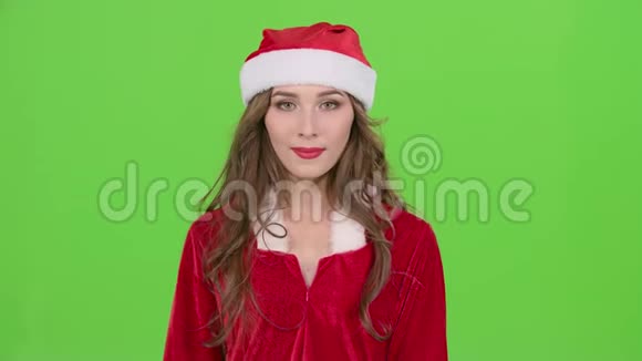 圣诞老人的女人表现得很混乱博克背景绿色屏幕关门视频的预览图