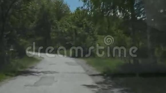 骑着车乌菲尔视频的预览图