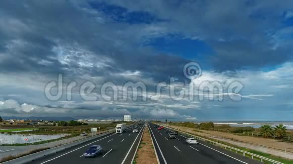 近海高速公路顶景云景视频的预览图