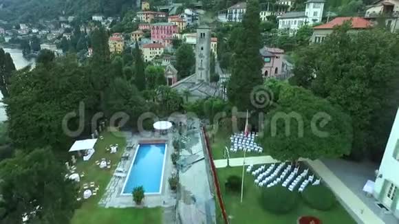 意大利花园游泳池的景色视频的预览图