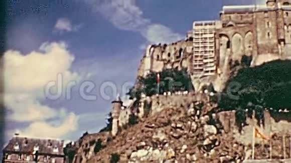 1970年代圣米歇尔山视频的预览图
