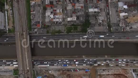 大城市交通繁忙伟大的大道和城市视频的预览图