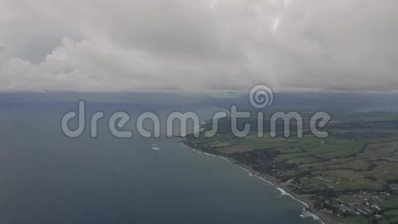 海水和巴厘岛4K无人机视频的预览图