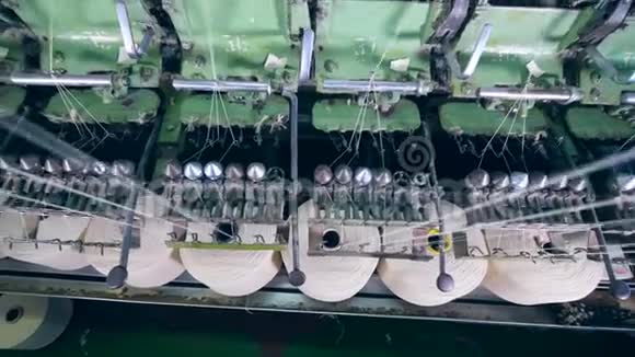 工业纺织厂设备纺织品生产线视频的预览图