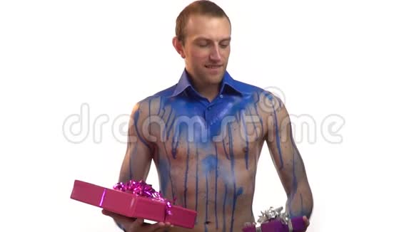 蓝色身体艺术中的有权势的男人选择了更重更慢的礼物视频的预览图