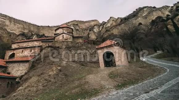 格鲁吉亚姆茨克塔ShioMgvime修道院圣女上教堂或Theotokos中世纪修道院的中央部分视频的预览图