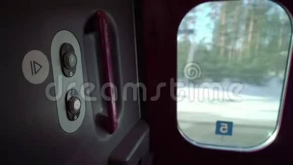 从火车上的窗口视图视频的预览图