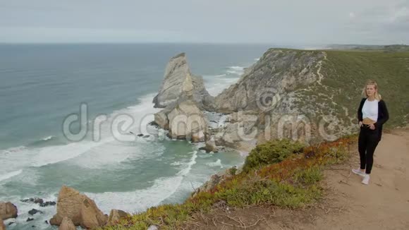 葡萄牙大西洋卡波达罗卡的奇妙景观视频的预览图