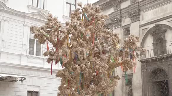 德杜克乌克兰圣诞装饰用小麦做成视频的预览图