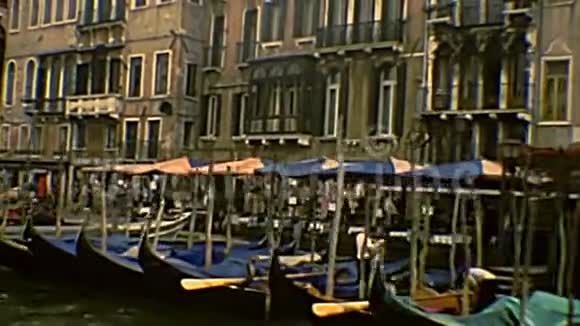 存档的威尼斯贡多拉船视频的预览图