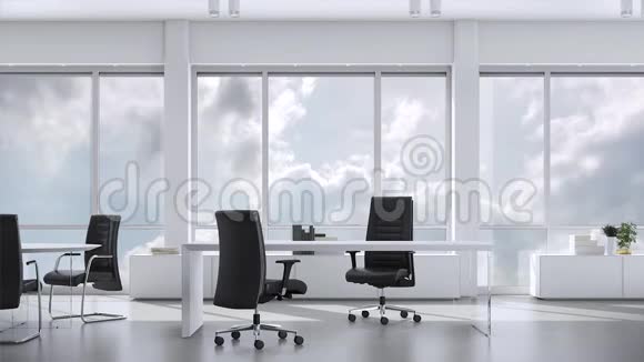 窗外云层密布的摩天大楼里女商人在办公室里摆手视频的预览图