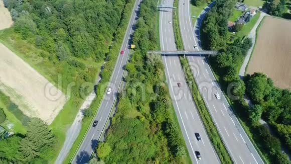 联邦公路和高速公路视频的预览图