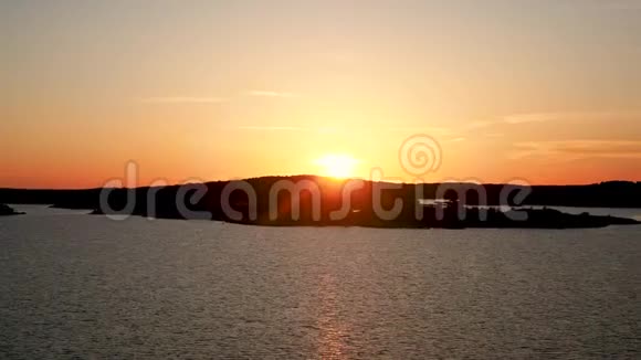 群岛海洋背景的浪漫日落视频的预览图