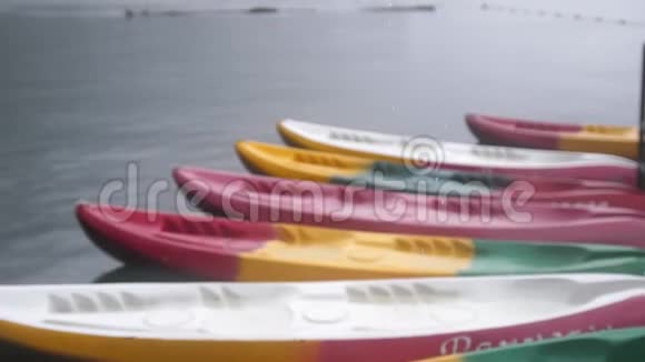 在湖上划船高索国家公园下雨斯沃运动3840x2160视频的预览图
