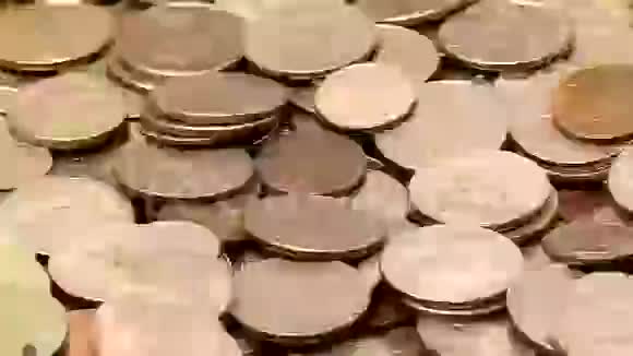 运动1中的硬币4视频的预览图