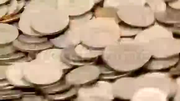 硬币在运动2的4视频的预览图