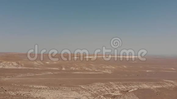哈萨克斯坦草原峡谷山脉曼吉斯托地区视频的预览图