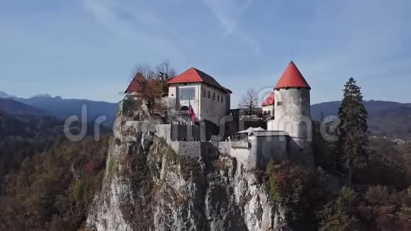 斯洛文尼亚布莱德湖城堡鸟瞰图视频的预览图