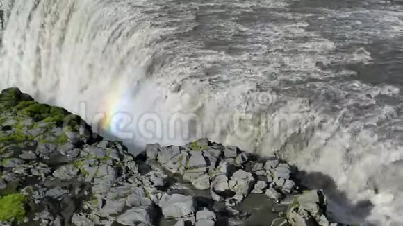 冰岛的引爆瀑布视频的预览图
