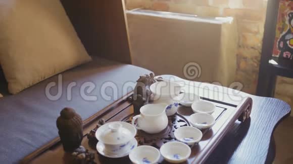 古典中国茶道与基特尔视频的预览图