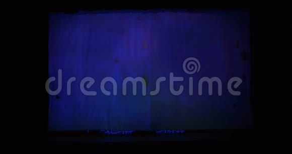 剧场戏开场的场景所有的蓝色童话色彩视频的预览图