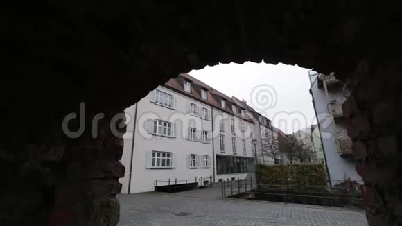 德国巴伐利亚州梅明根老城历史传统建筑房屋视频的预览图