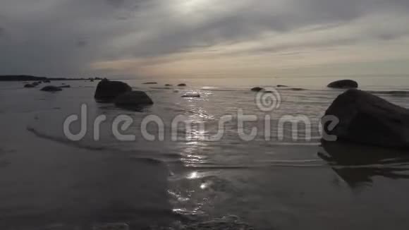 夏季傍晚波罗的海沿岸视频的预览图
