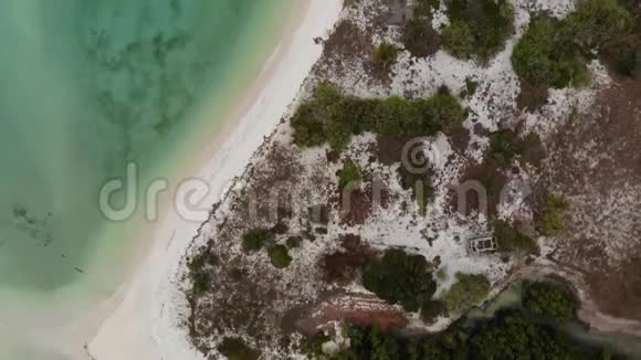 热带岛屿由Drone视频的预览图